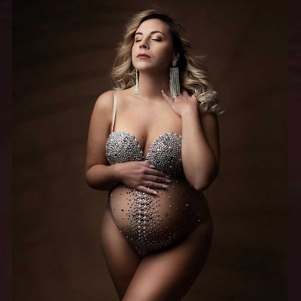💎 Luxuriöser Schwangerschafts-Body – Strass & Perlen für Fotoshootings
