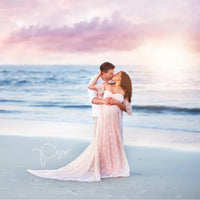 Perfekt für Fotoshootings, Hochzeiten oder besondere Anlässe – dieses elegante schulterfreie Spitzenkleid verwandelt dich in die strahlende Mama, die du bist!