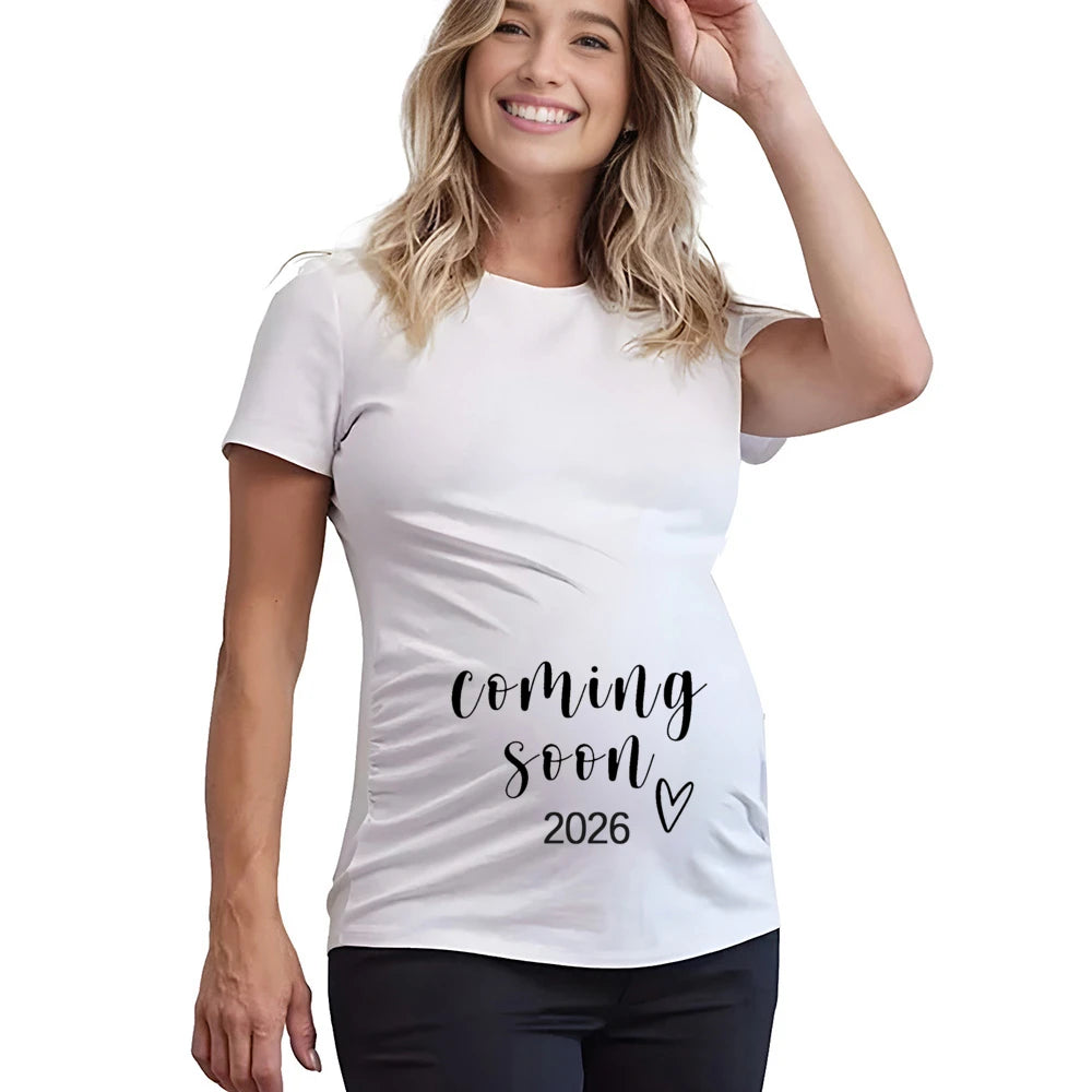 🤰 „Baby Loading 2026“ – Lustiges Umstands-T-Shirt für Mamas