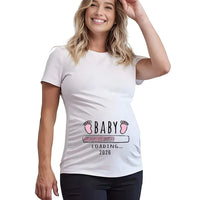 🤰 „Baby Loading 2026“ – Lustiges Umstands-T-Shirt für Mamas